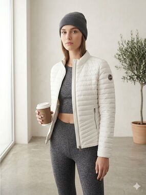 COLMAR White Lightweight Down Puffer Jacket  - US 6 (IT 42) NWT